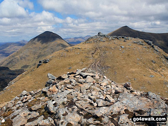 Cruach Ardrain summit from the 1st slighty lower cairn with Ben More (left) and Stob Binnein (right) in the background