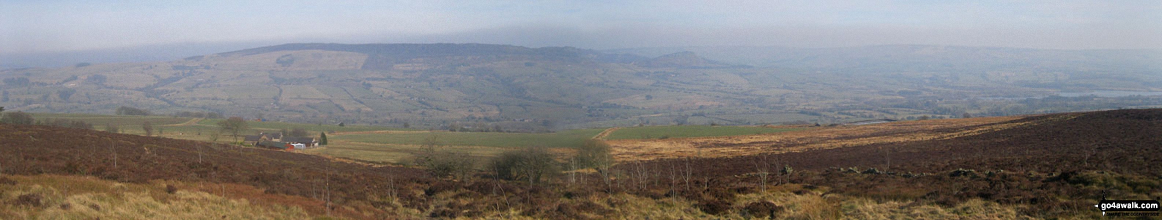 Walk s176 Gun (Staffordshire) from Meerbrook - The Roaches and Hen Cloud from the summit of Gun (Staffordshire)