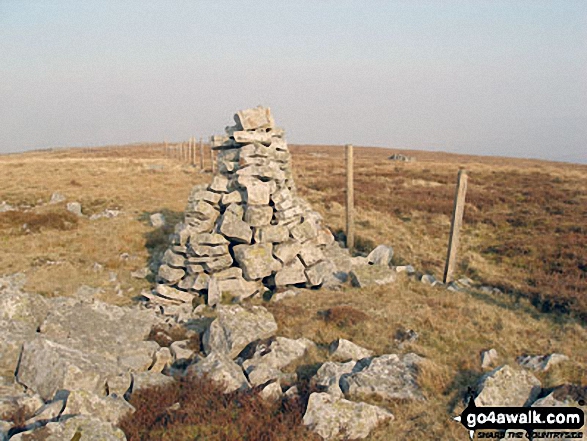 Walk c337 Black Fell (Haresceugh Fell) and Benty Hill from Hartside Top Cafe - Benty Hill summit cairn