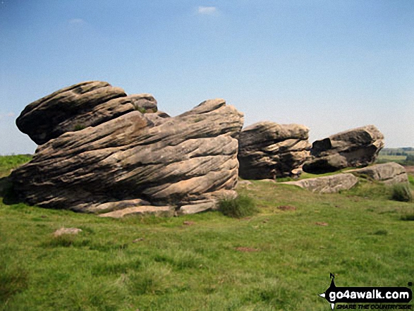 Walk d310 Dobb Edge and Chatsworth Park from Chatsworth House - Victory (left), Defiance and Royal Soverin (right) - the three large boulders that form The Three Ships on Birchen Edge