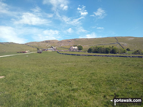 Walk ny159 Gordale Scar and Malham Cove from Malham - Approaching Middle House Farm