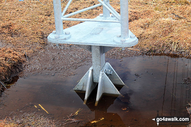 The base of the telecommunications mast on Keoch Rig