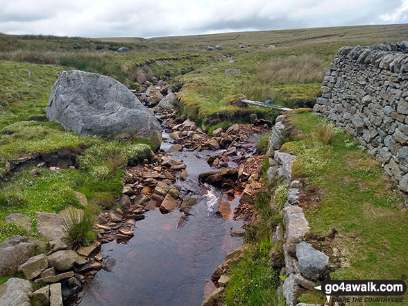 Walk ny161 Meugher from Yarnbury, Grassington - Deep Cut on Sleet Moor