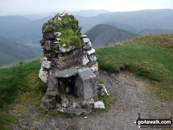 Walk gw185 Gwaun y Llwyni, Aran Fawddwy, Erw y Ddafad-ddu, Aran Benllyn and Pen yr Allt Uchaf from Cwm Cywarch - RAF Memorial on Drws Bach