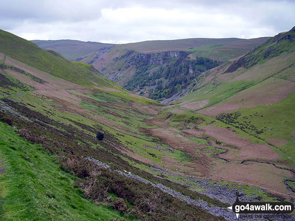 Walk po142 Cadair Berwyn from Pistyll Rhaeadr - The Pistyll Rhaeadr crags n from Nant y Llyn near Llyn Lluncaws