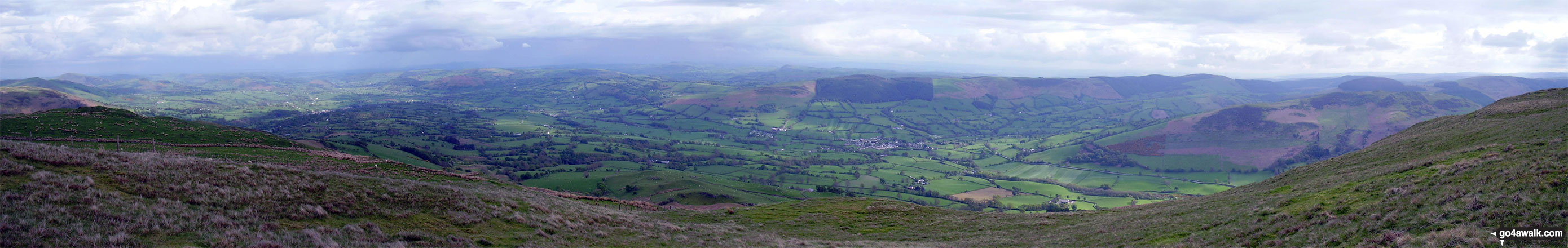 Walk po117 Cadair Berwyn and Post Gwyn from Pistyll Rhaeadr - The view from Post Gwyn