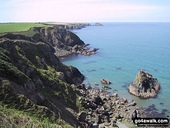 Walk pe110 Aber Bach and Pen y Fan (Dinas Head) from Cwm-yr-Eglwys - The Pembrokeshire Coast Path