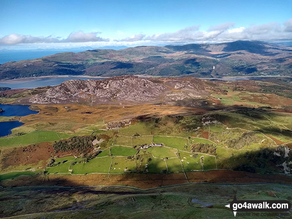 Walk gw132 Tyrrau Mawr (Craig-las) and Craig-y-llyn from Llynnau Cregennen - The Mawddach Estuary and the Y Garn (Rhinogs) massiff beyond from the summit of Tyrrau Mawr (Craig-las)