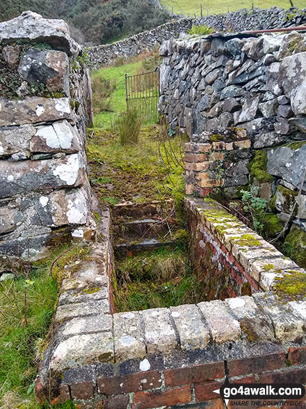 Walk gw156 Cadair Idris (Penygadair) via The Fox's Path - Sheep dip west of Dyffr-ydan