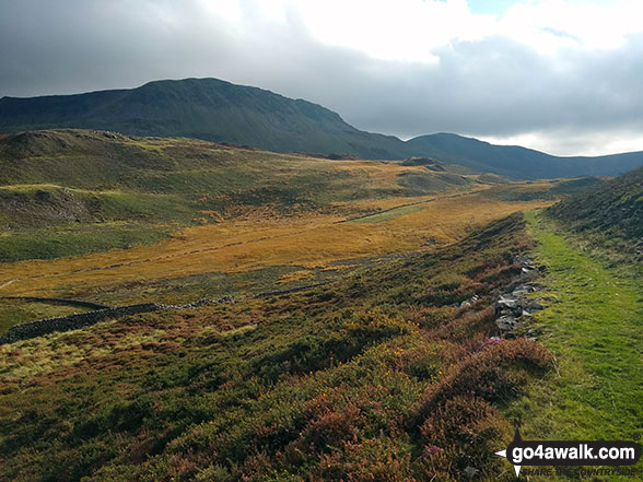 Tarrau Mawr (Craig-las) and Craig-y-llyn from the path near Ty'n-llidiart 