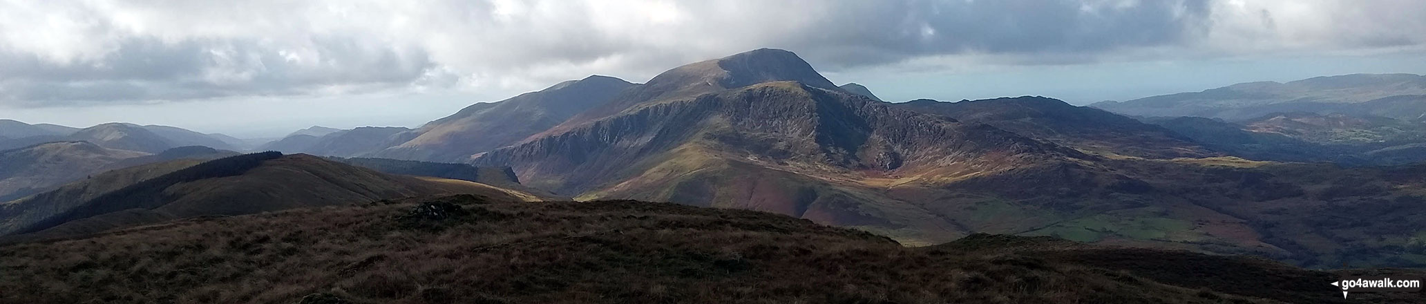 Walk gw167 Waun-oer, Cribin Fawr and Maesglase from Bryn Coedwig, Aberllefenni - The Cadair Idris (penygadair) massif from the summit of Waun-oer