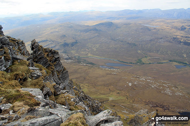 Dubh-loch na Beinne from the north ridge of Ben Hope 