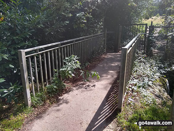 Footbridge at the bottom of Bardon Hill