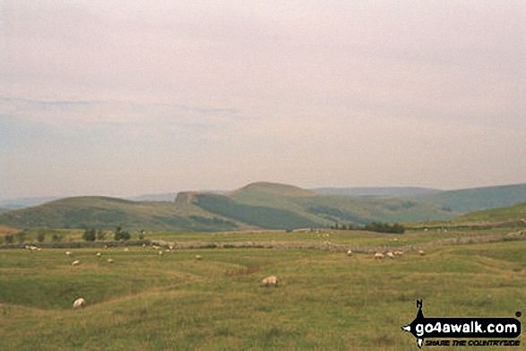 Walk d145 Jaggers Clough and The River Noe from Edale - The Mam Tor Ridge from the Edale Valley