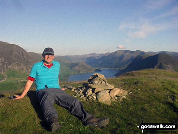 Walk c132 Low Fell and Fellbarrow from Lanthwaite Wood - On Low Fell summit above Loweswater