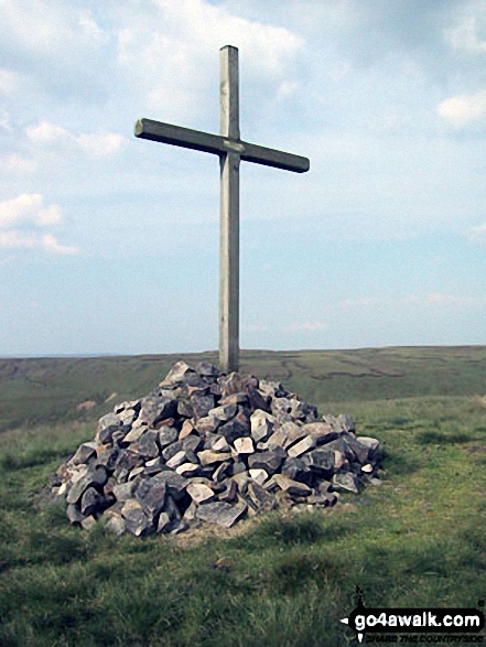 Walk l134 Hail Storm Hill from Edenfield - Memorial on Whittle Hill