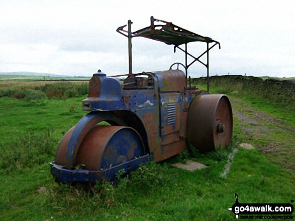 Walk l106 Swinden Valley from Mereclough - Old Steam Roller on Slipper Hill