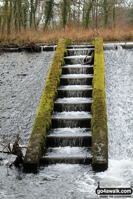 Walk d178 Fin Cop and Monsal Dale from Ashford in the Water - Weir on the River Wye, Ashford in the Water