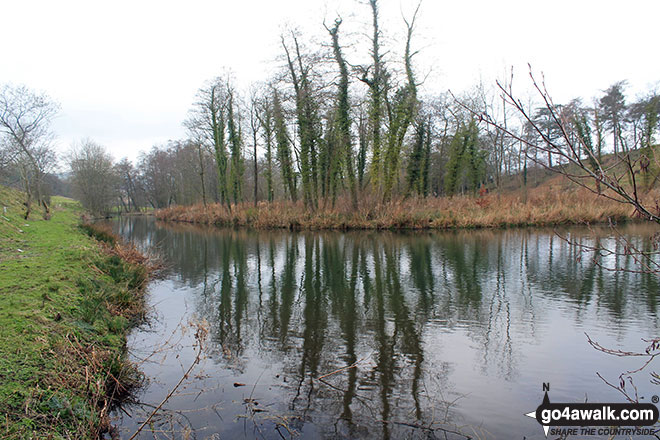 Walk d154 Over Haddon, Sheldon and Ashford in the Water from Bakewell - The River Wye near Ashford in the Water