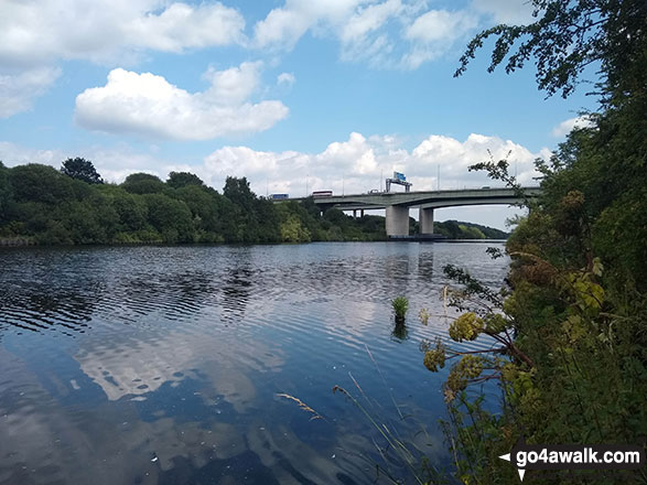 Walk ch261 Statham from Thelwall - The Thelwall Viaduct over the Manchester Ship Canal