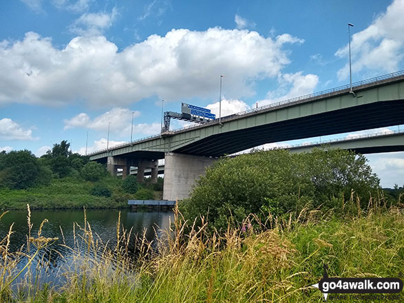 Walk ch261 Statham from Thelwall - The Thelwall Viaduct over the Manchester Ship Canal