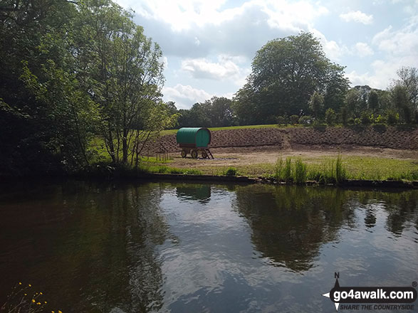 Walk ch120 The Bridgewater Canal from Lymm - The Bridgewater Canal near Thelwall