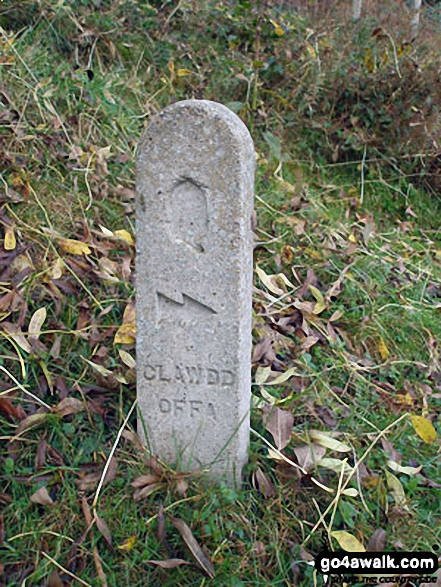 Walk dn134 The Offa's Dyke Path and Rhuallt  from Bodfari - The Offa's Dyke Path waymark above Bodfari