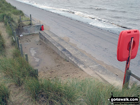 Walk dn143 Dyserth and The Offa's Dyke Path from Prestatyn - Ffrith Beach, Prestatyn