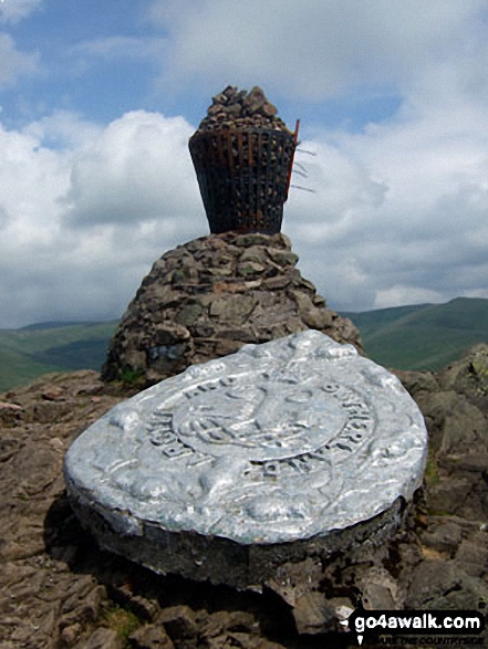 Walk st132 Dumyat from Bridge of Allan - Dumyat summit memorial and beacon