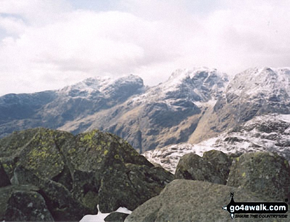 Walk c129 Crinkle Crags and Bow Fell from The Old Dungeon Ghyll, Great Langdale - Scafell Pike (right) and Sca Fell (left) with Mickledore (centre) from Bow Fell (Bowfell)