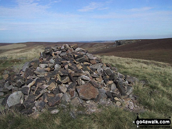 Walk d260 Back Tor from Fairholmes Car Park, Ladybower Reservoir - The cairn at Lost Lad, Derwent Edge