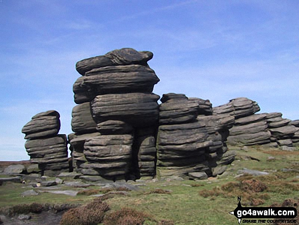 Walk d260 Back Tor from Fairholmes Car Park, Ladybower Reservoir - The Wheel Stones on Derwent Edge