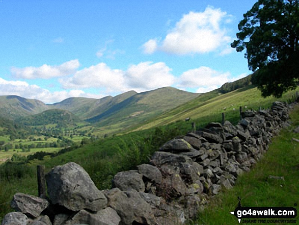 Walk c104 Orrest Head and Troutbeck from Windermere - Stony Cove Pike (Caudale Moor) (left), Thornthwaite Crag, Froswick, Ill Bell and Yoke (right) from Garburn Road near Troutbeck Park