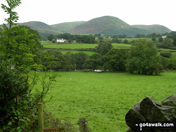 Walk c354 Mellbreak from Lanthwaite Wood - Hen Comb (left), Gavel Fell, Carling Knott and Burnbank Fell (right) from Scale Hill, Loweswater