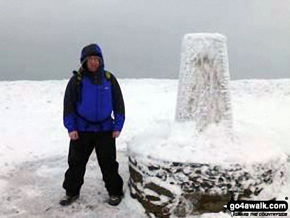 Wintery walk at the top of Hay Bluff in the snow -6 and a bit windy!