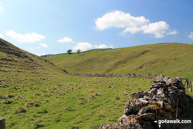 Walk d146 The High Peak Trail and Kenslow Knoll from Middleton-by-Youlgreave - Long Dale