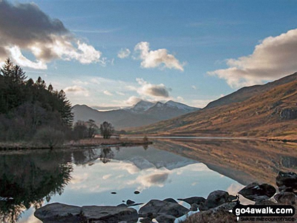 Walk cw180 Carnedd Moel Siabod, Y Foel Goch and Gallt yr Ogof from Pont Cyfyng, Capel Curig - Snowdon Horseshoe reflected in Llynnau Mymbyr near Plas Y Brenin featuring Y Lliwedd (left) and Snowdon (Yr Wyddfa), Crib Goch and Garnedd Ugain (Crib y Ddysgl) (right)