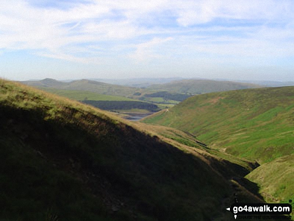 Walk d135 Kinder Downfall from Birchin Clough - Kinder Reservoir and Hayfield from Kinder Scout