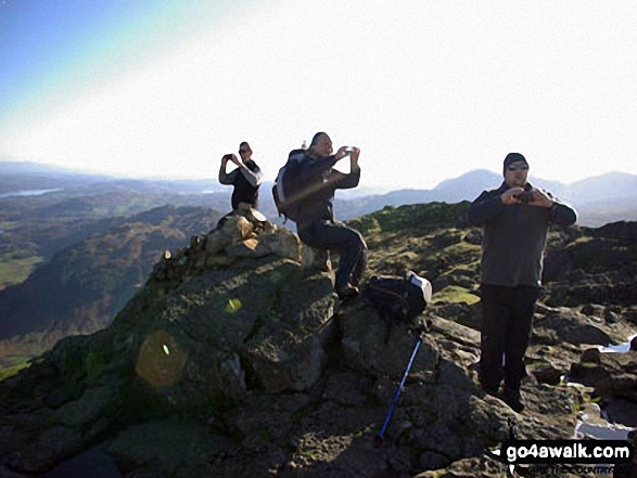 Walk c225 The Langdale Pikes via Jack's Rake from The New Dungeon Ghyll, Great Langdale - Greg and Kathy, Katie and Tony on Harrison Stickle in The Langdale Pikes