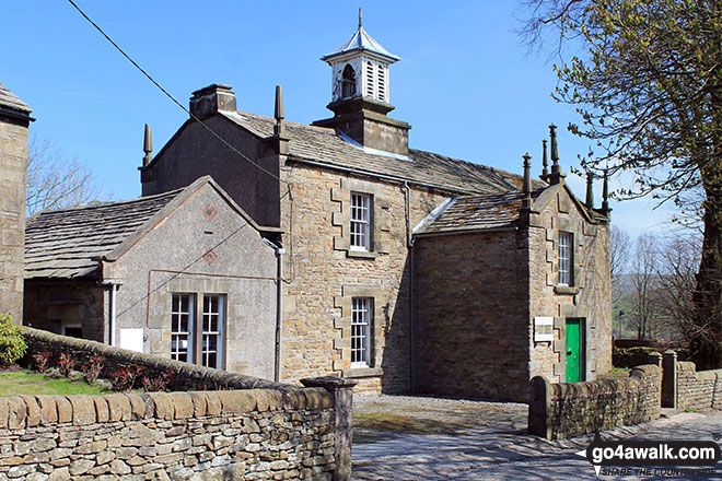 Walk s185 Hollinsclough and Earl Sterndale from Longnor - The old School House in Hollinsclough