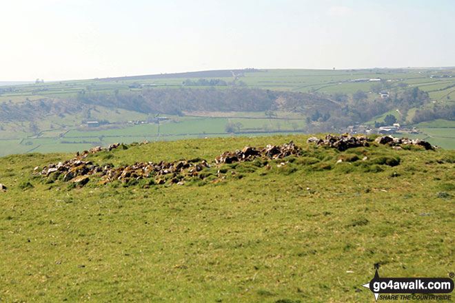 Stone circle on the summit of Parkhouse Hill (N Top) 