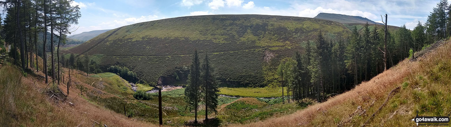 Walk d135 Kinder Downfall from Birchin Clough - Fairbrook Naze (Kinder Scout) and The River Ashop from Saukin Ridge