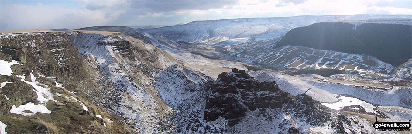 Walk d114 Alport Castles and Bleaklow Stones from Fairholmes Car Park, Ladybower Reservoir - Bamford Moor and Winhill Pike (Win Hill) from The Tower, Alport Castles in the snow