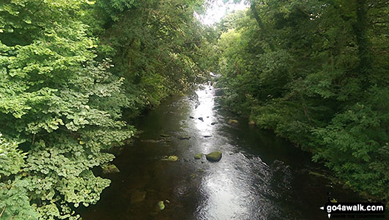 Walk d144 Winhill Pike (Win Hill) and Hope Cross from Yorkshire Bridge - The River Derwent from Yorkshire Bridge