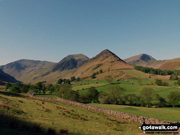 Walk c291 Cat Bells and High Spy from Hawes End - From left to right: Dale Head (Newlands), Hindscarth, High Crags and Robinson from just beyond Little Town