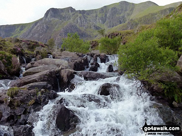 Walk gw187 Y Garn (Glyderau),  Glyder Fawr, Castell y Gwynt and Glyder Fach from Ogwen Cottage, Llyn Ogwen - The Devils' Kitchen (Twll Du) (left) and Y Garn (Glyderau) (right) from near Idwal Cottage, Llyn Ogwen