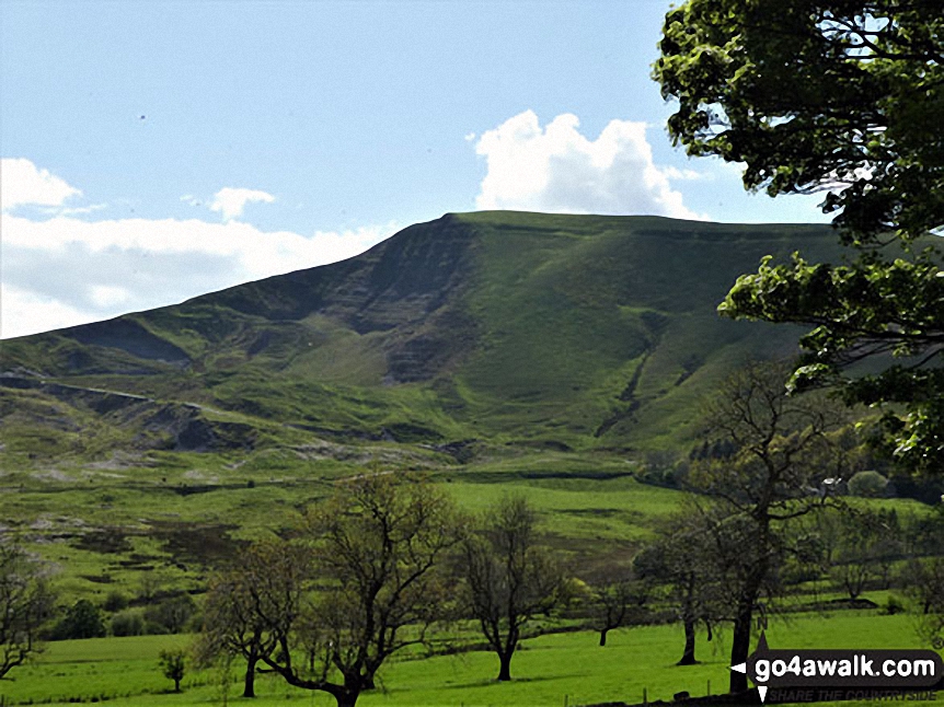 Walk d158 Sparrowpit and Mam Tor from Castleton - Mam Tor from near Castleton