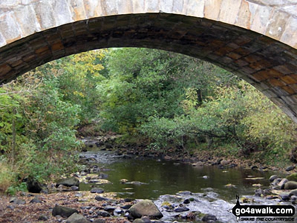 Walk ny157 High Harker Hill and Greets Hill from Reeth - Arkle Beck from beneath Reeth Bridge