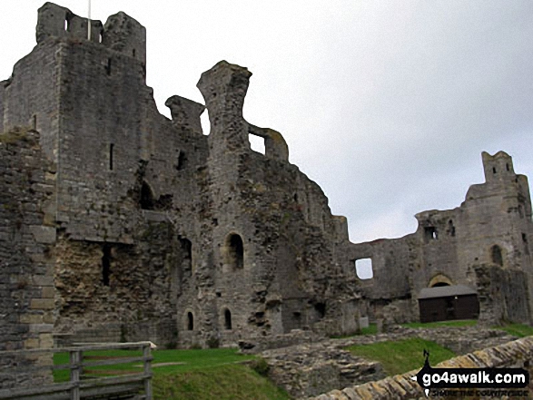 Middleham Castle 