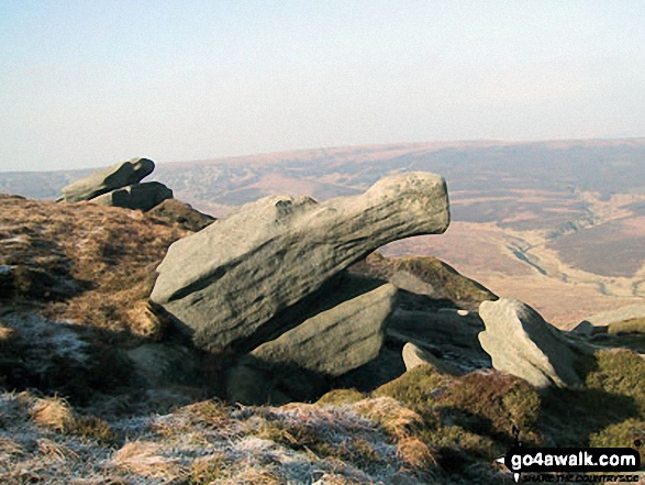 Walk d263 Seal Stones (Kinder Scout), Fairbrook Naze (Kinder Scout) and Mill Hill from Birchin Clough - Rock sculptured by the wind on The Edge (Kinder Scout)